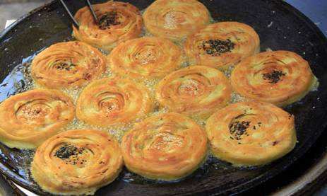 【成都鍋盔培訓(xùn)】鍋盔加酸辣粉絕配,人間美味 【成都鍋盔培訓(xùn)】鍋盔加酸辣粉絕配,人間美味