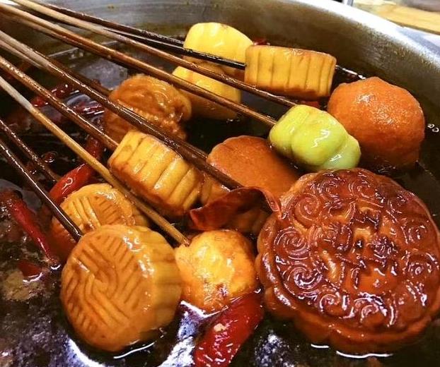 火鍋串串香月餅，別有一番驚異滋味，值得嘗試