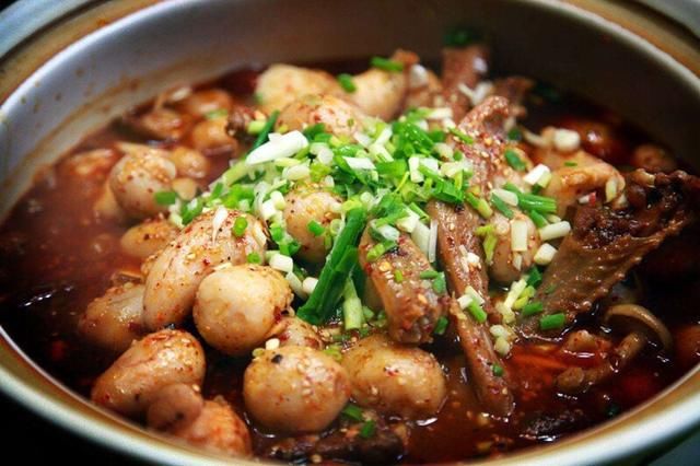 燒制芋兒雞的秘訣,方法確實(shí)不一般 燒制芋兒雞的秘訣,方法確實(shí)不一般