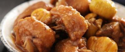 板栗燒雞最好吃的做法，簡(jiǎn)單美味又下飯，看看你喜歡吃不？